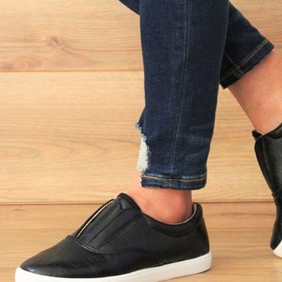 NIB Black Pinster Slip On Sneaker - Picture 4 of 8